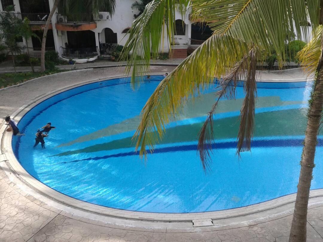 Seri Lagenda Apartment Kuah Buitenkant foto