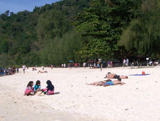 Seri Lagenda Apartment Kuah Buitenkant foto